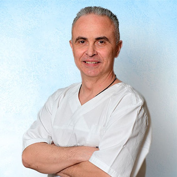 >Prim. dr spec. Miloš Počekovac - specijalista opšte hirurgije, subspecijalista onkologije